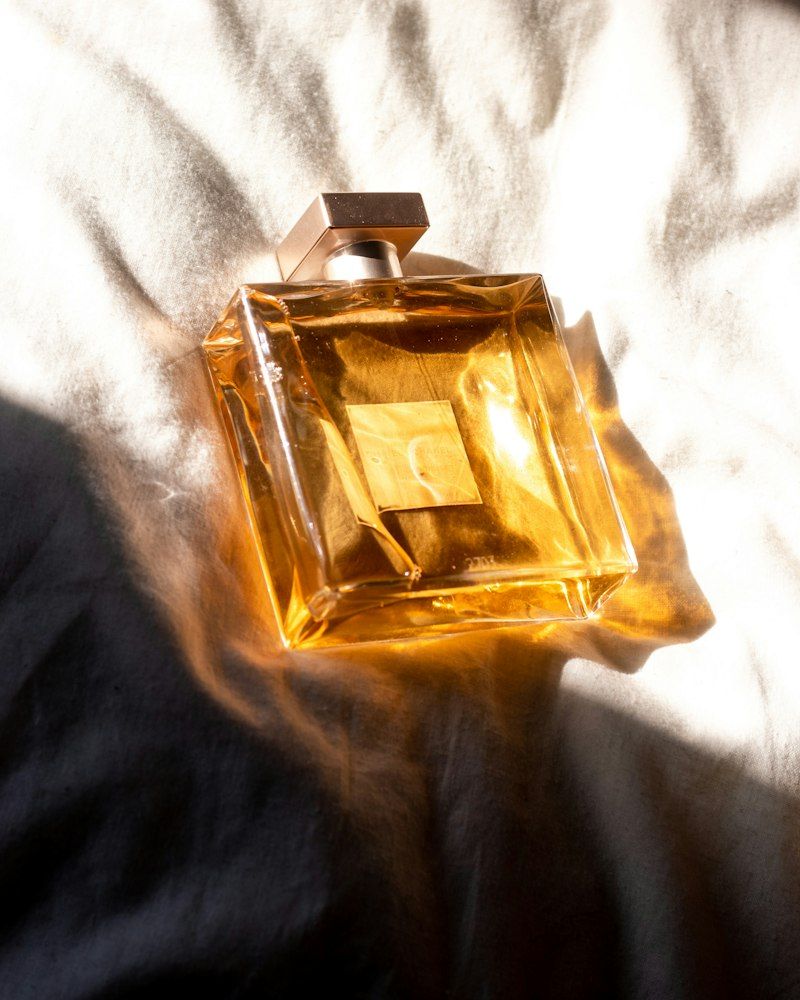Noir Eau de Parfum, view 3